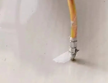 罗源瓷砖空鼓维修公司专业解答在瓷砖铺贴过程中，如果使用的砂料过粗（如全部使用了粗砂），可能会导致以下问题